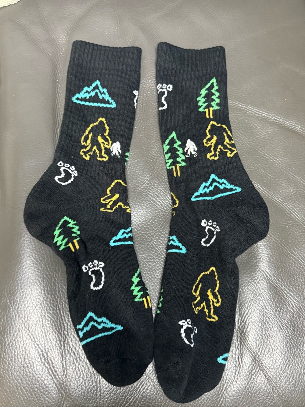 Men's Black Bigfoot & Nature Crew Socks